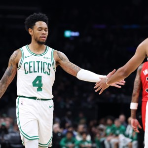 1xbet-杰伦·布朗：安芬尼·西蒙斯始终全力以赴以球队为先 毫无怨言